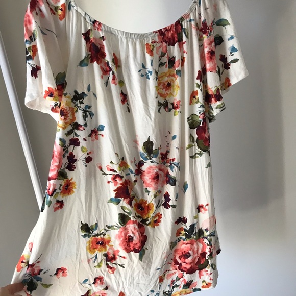 🌿1 LEFT!! Spring Floral Ruffle Sleeve Tunic - Picture 4 of 7